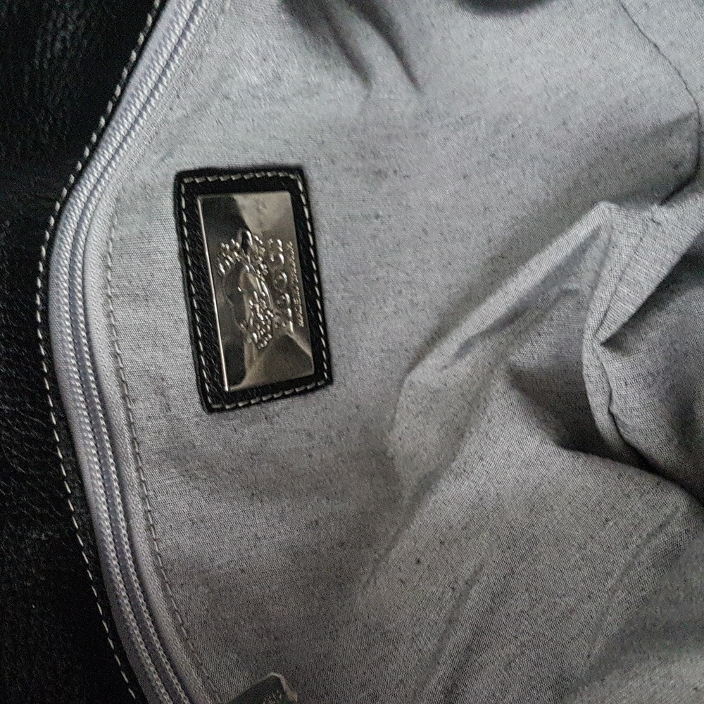 Roots Black Leather Handbag - Picture 8 of 13